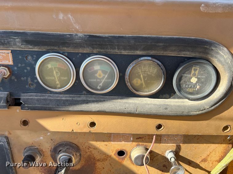 image for item DQ2162 Caterpillar 613C  water wagon