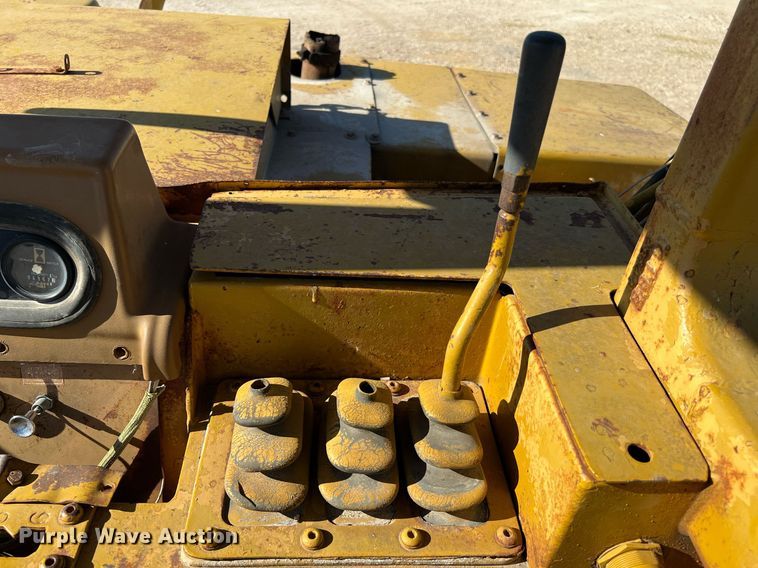 image for item DQ2162 Caterpillar 613C  water wagon