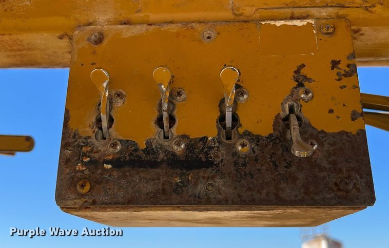 image for item DQ2162 Caterpillar 613C  water wagon