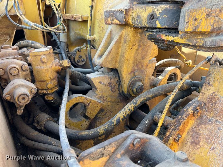 image for item DQ2162 Caterpillar 613C  water wagon