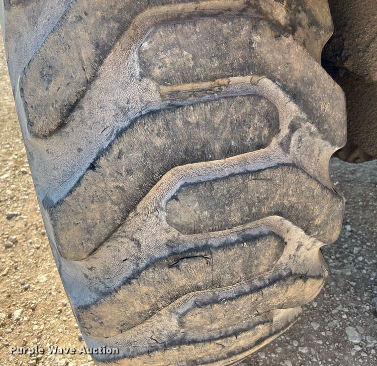 image for item DQ2162 Caterpillar 613C  water wagon