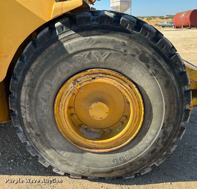 image for item DQ2162 Caterpillar 613C  water wagon