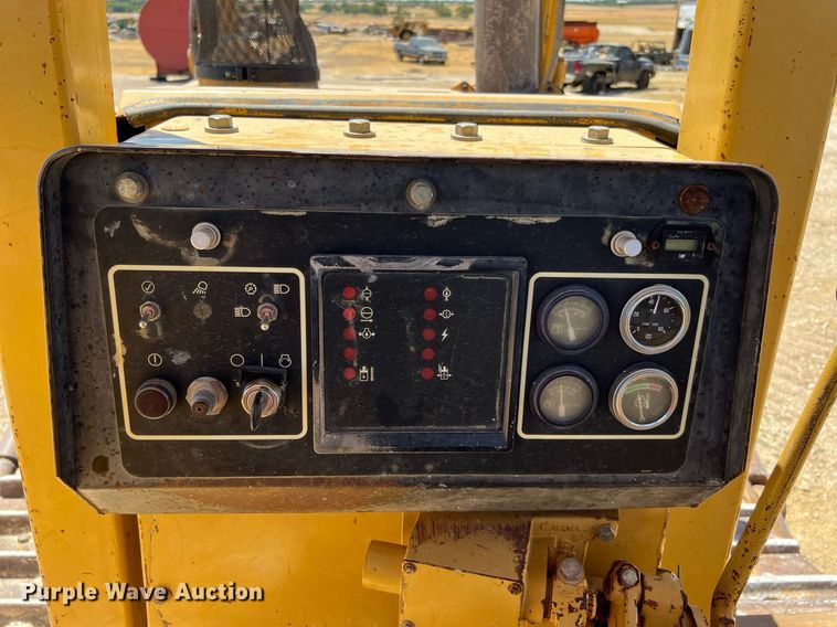 image for item DQ2163 1994 Caterpillar D8N  dozer