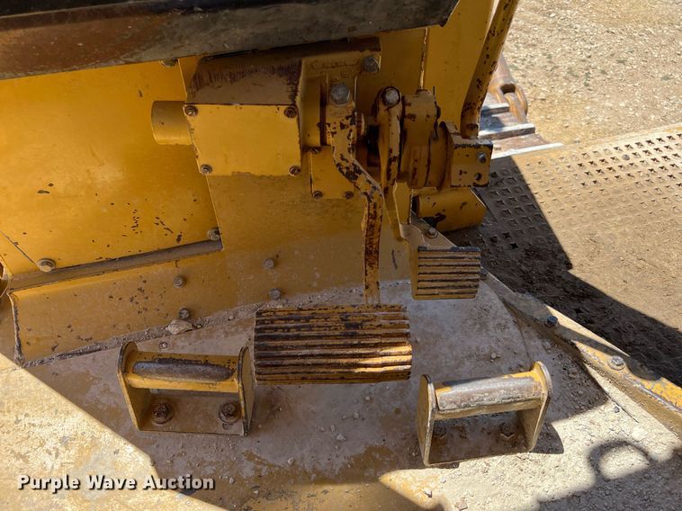 image for item DQ2163 1994 Caterpillar D8N  dozer