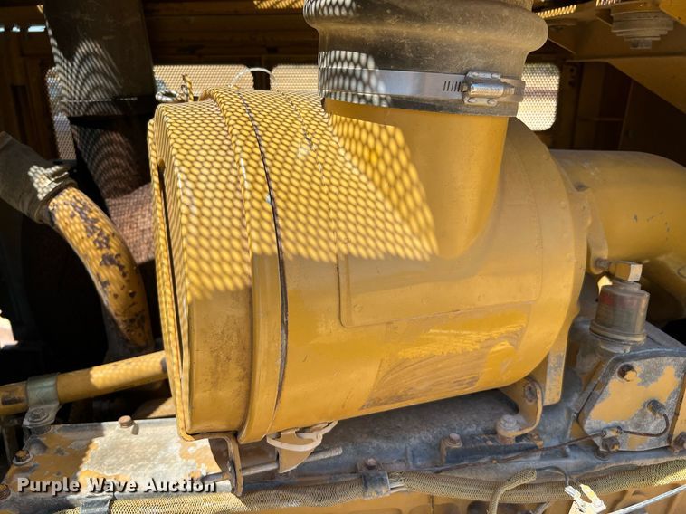 image for item DQ2163 1994 Caterpillar D8N  dozer