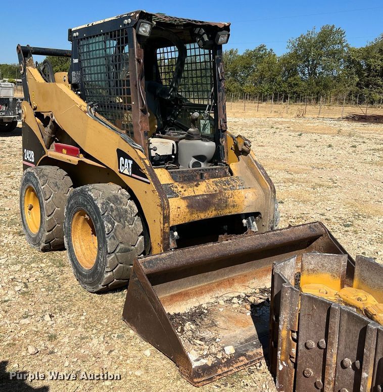 image for item DQ2164 2005 Caterpillar 242B  skid steer loader