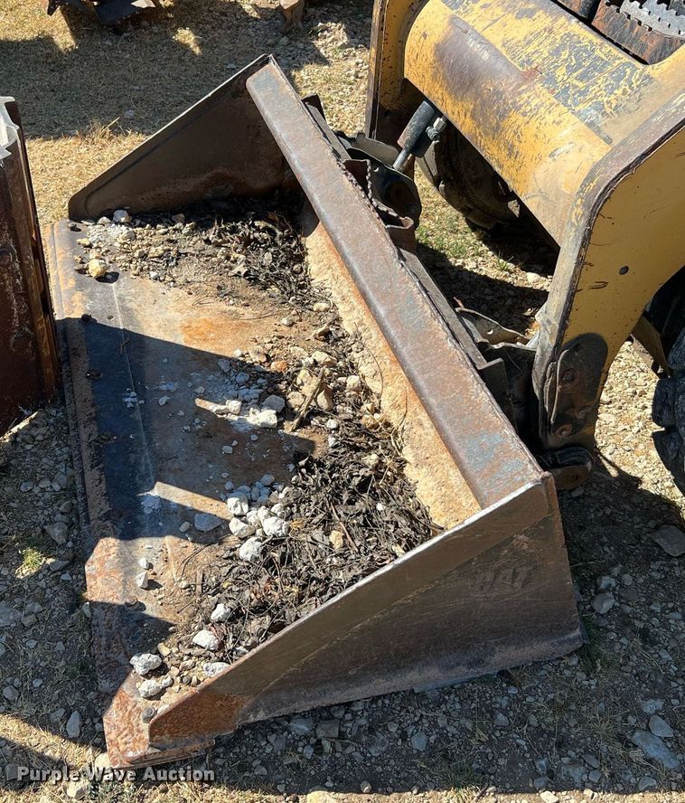 image for item DQ2164 2005 Caterpillar 242B  skid steer loader