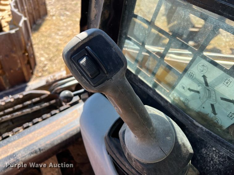 image for item DQ2164 2005 Caterpillar 242B  skid steer loader