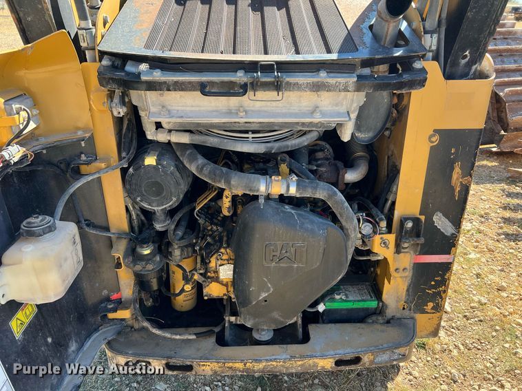 image for item DQ2164 2005 Caterpillar 242B  skid steer loader