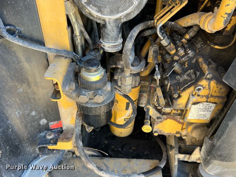 image for item DQ2164 2005 Caterpillar 242B  skid steer loader