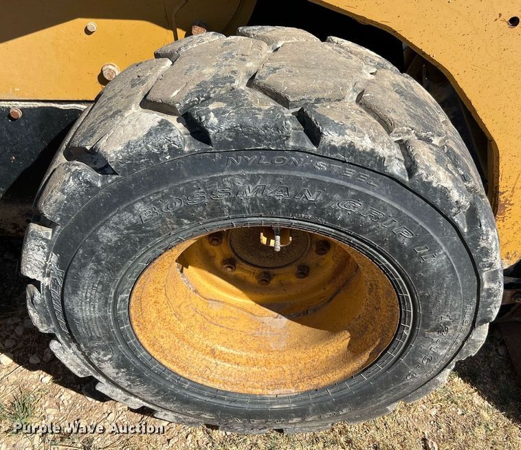 image for item DQ2164 2005 Caterpillar 242B  skid steer loader