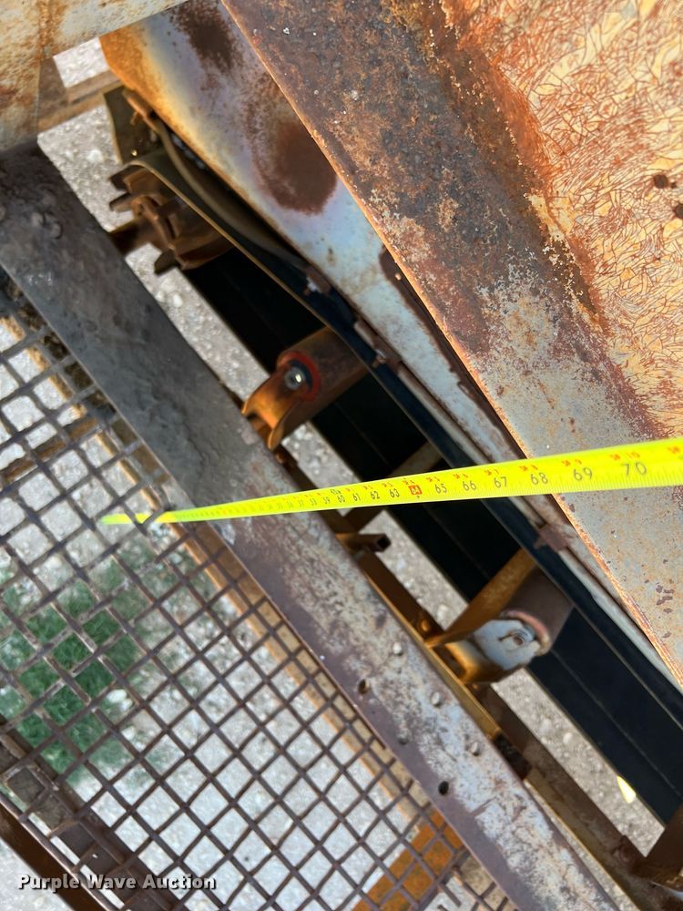 image for item DQ2165 Cedarapids  screen