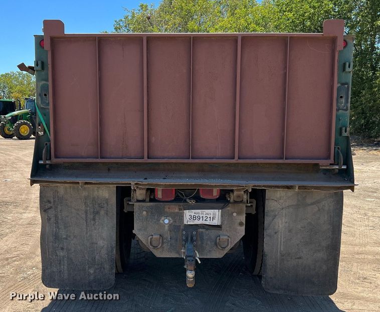 image for item DQ2166 2007 International 4300  dump truck