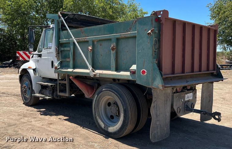 image for item DQ2166 2007 International 4300  dump truck