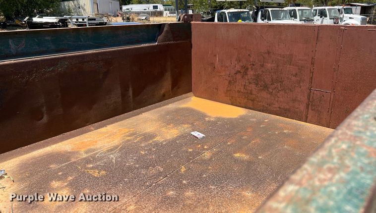 image for item DQ2166 2007 International 4300  dump truck