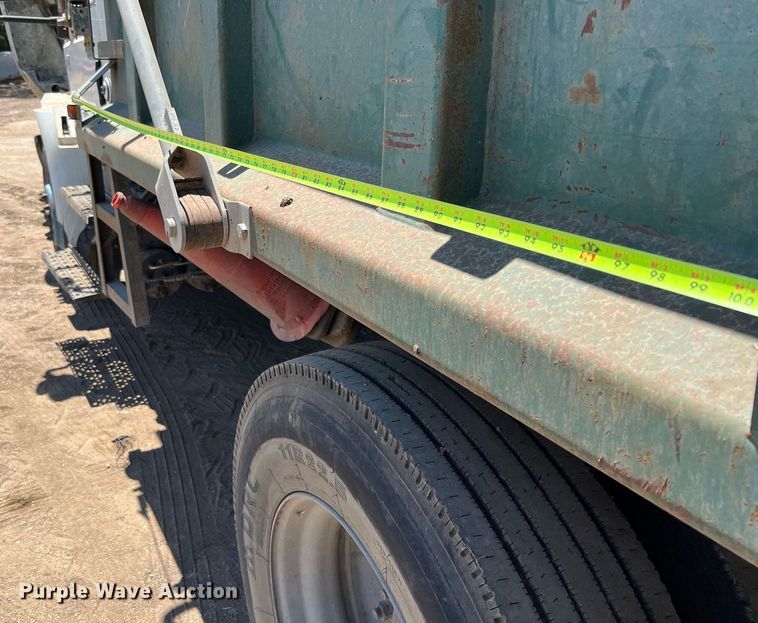 image for item DQ2166 2007 International 4300  dump truck