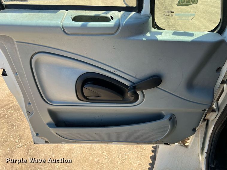 image for item DQ2166 2007 International 4300  dump truck