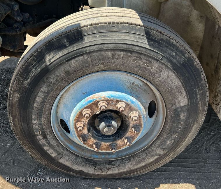 image for item DQ2166 2007 International 4300  dump truck