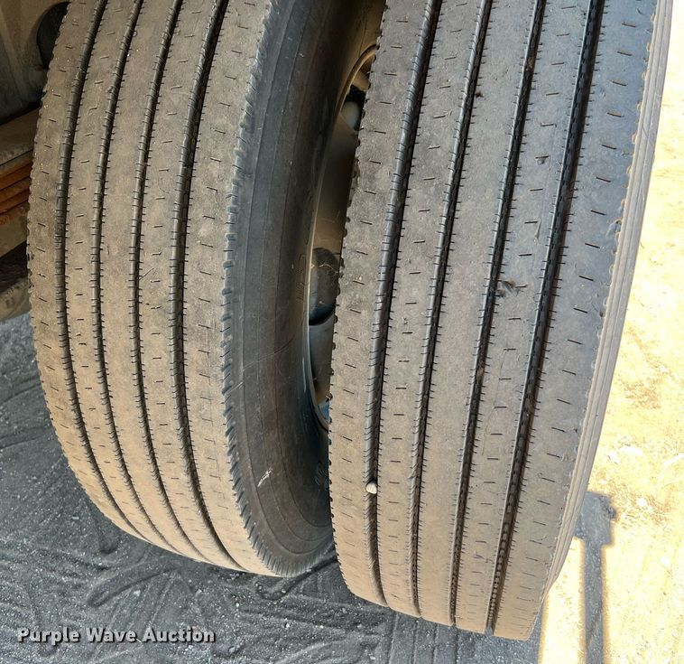 image for item DQ2166 2007 International 4300  dump truck