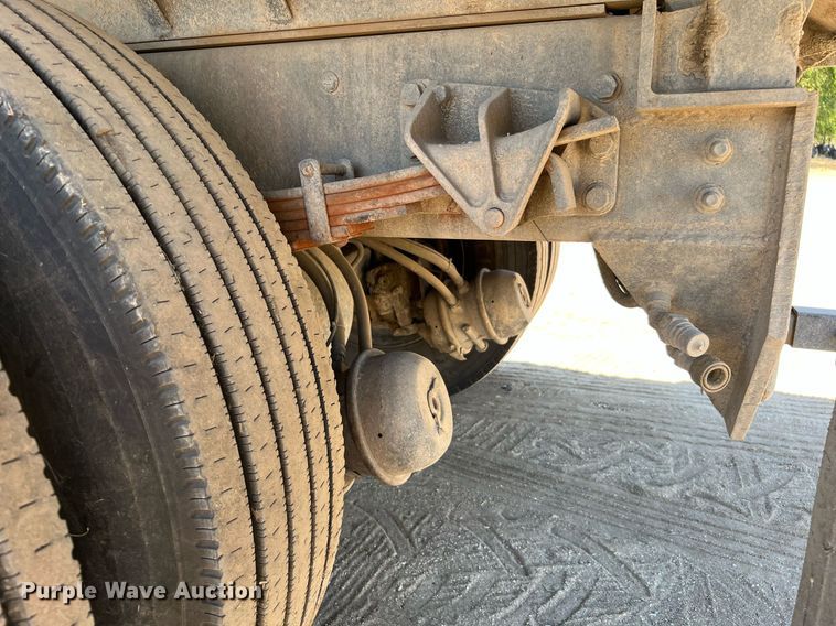 image for item DQ2166 2007 International 4300  dump truck