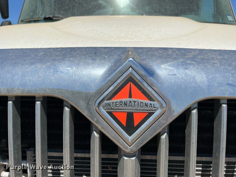 image for item DQ2166 2007 International 4300  dump truck