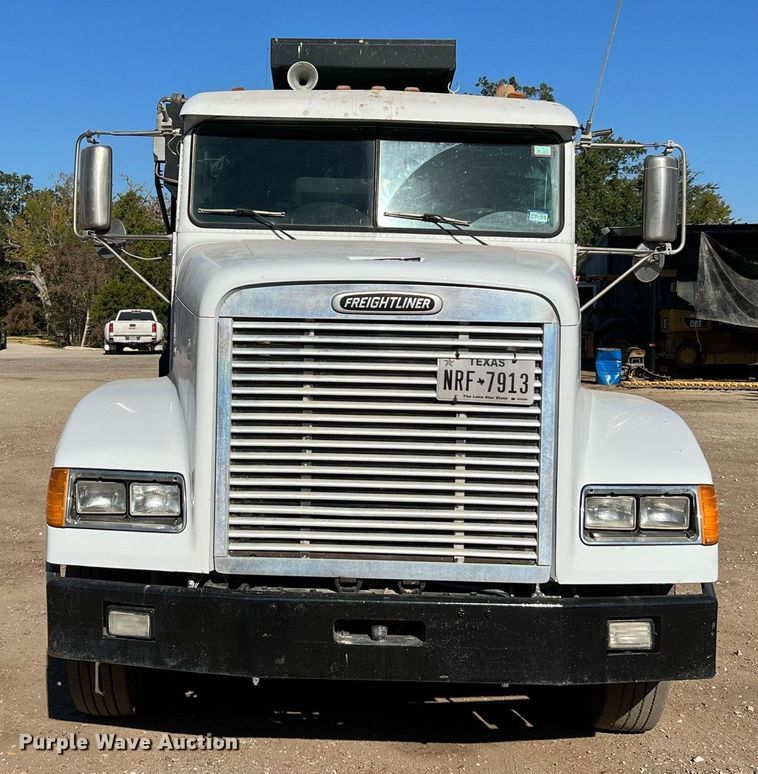 image for item DQ2167 2000 Freightliner FLD  dump truck