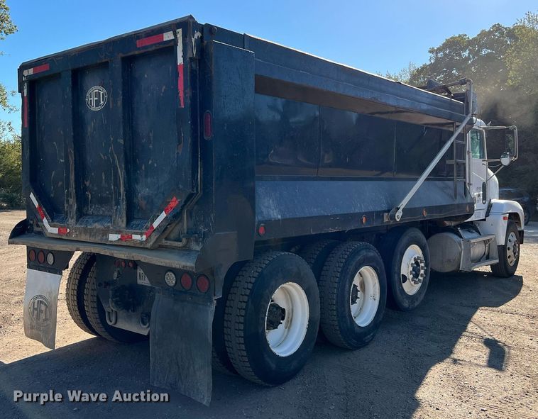 image for item DQ2167 2000 Freightliner FLD  dump truck