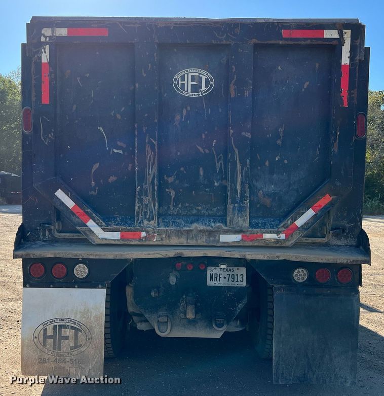 image for item DQ2167 2000 Freightliner FLD  dump truck