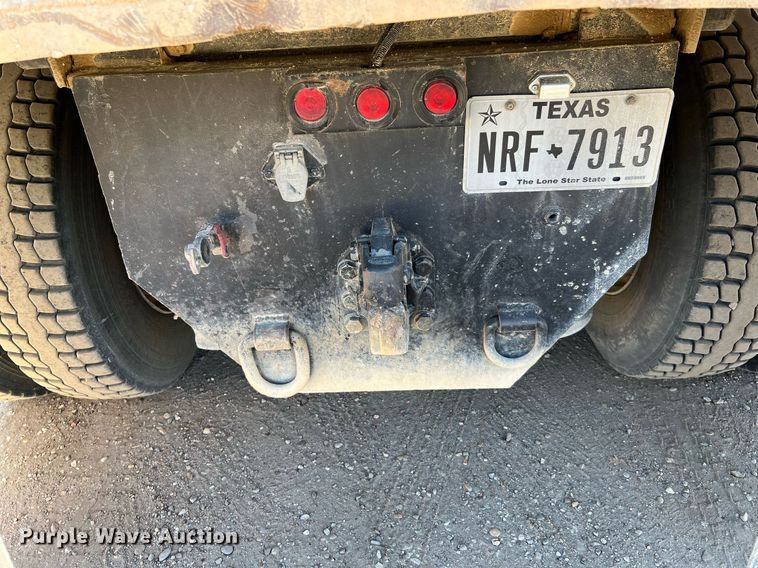 image for item DQ2167 2000 Freightliner FLD  dump truck