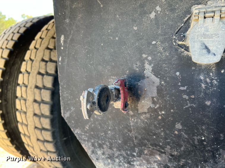 image for item DQ2167 2000 Freightliner FLD  dump truck