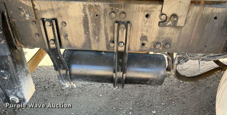 image for item DQ2167 2000 Freightliner FLD  dump truck