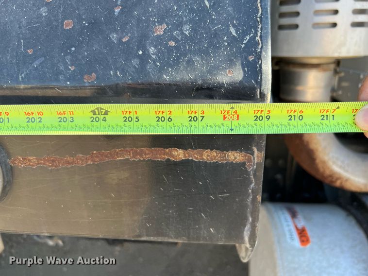 image for item DQ2167 2000 Freightliner FLD  dump truck