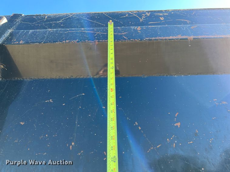 image for item DQ2167 2000 Freightliner FLD  dump truck