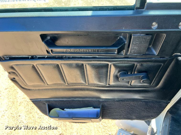 image for item DQ2167 2000 Freightliner FLD  dump truck