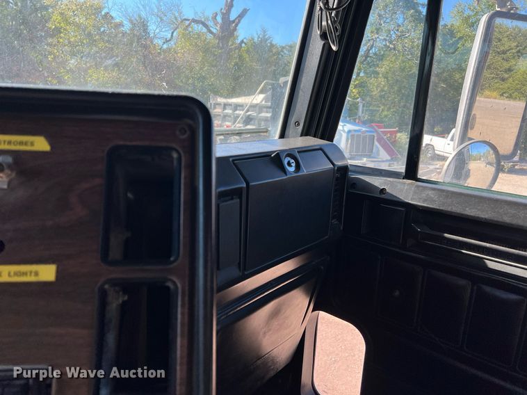 image for item DQ2167 2000 Freightliner FLD  dump truck