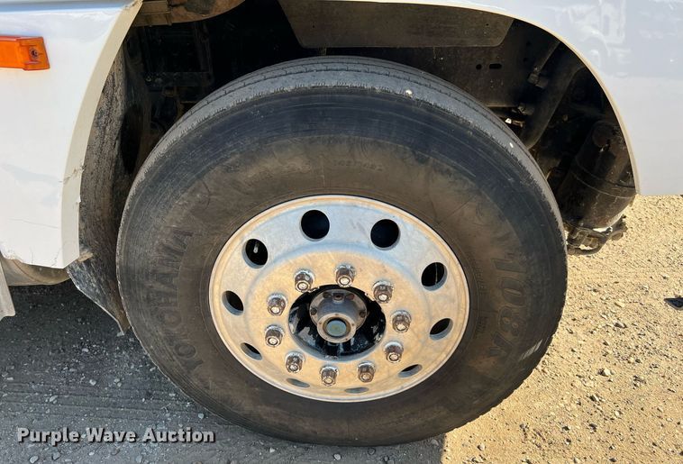 image for item DQ2167 2000 Freightliner FLD  dump truck