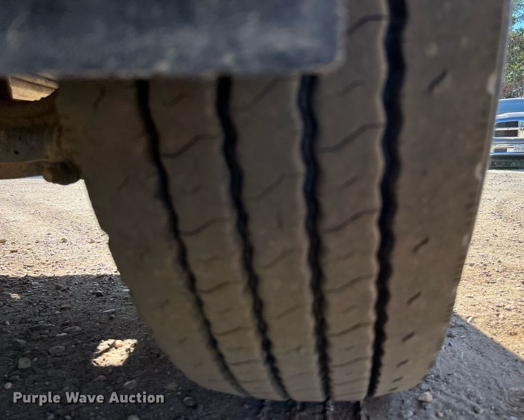 image for item DQ2167 2000 Freightliner FLD  dump truck