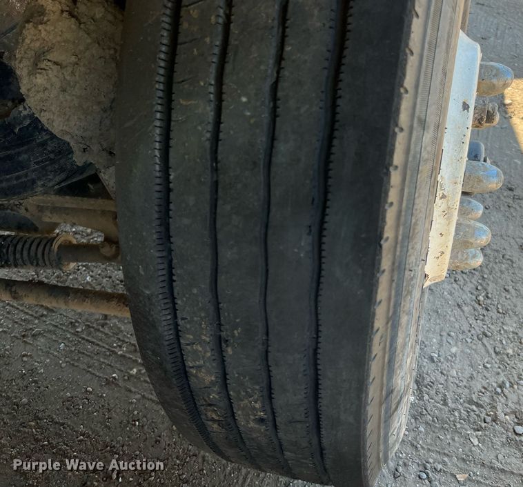 image for item DQ2167 2000 Freightliner FLD  dump truck