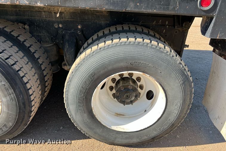 image for item DQ2167 2000 Freightliner FLD  dump truck