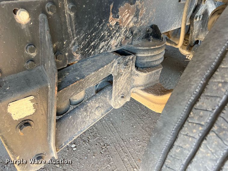 image for item DQ2167 2000 Freightliner FLD  dump truck