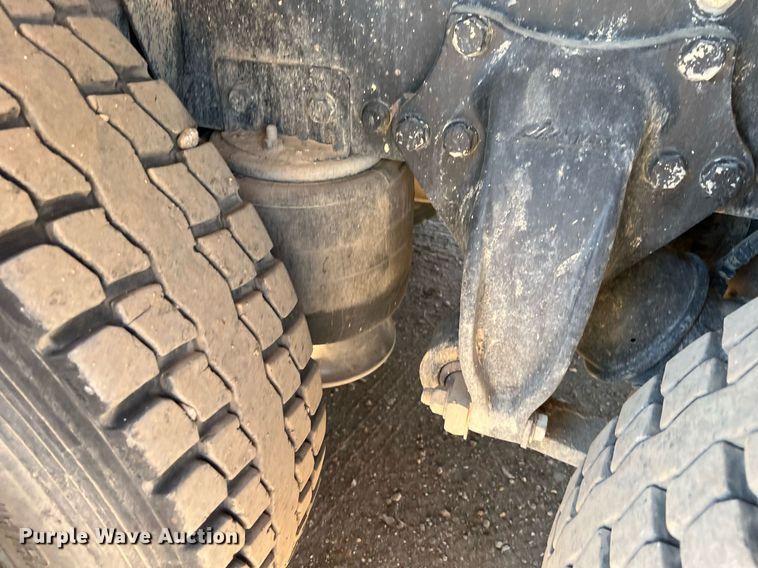 image for item DQ2167 2000 Freightliner FLD  dump truck