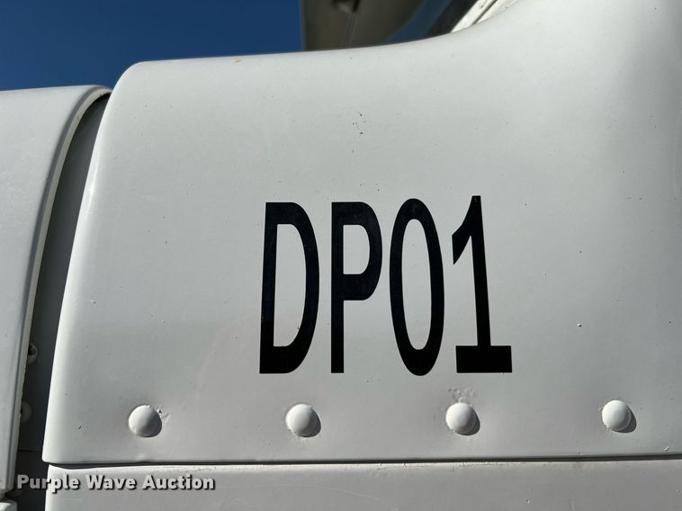 image for item DQ2167 2000 Freightliner FLD  dump truck