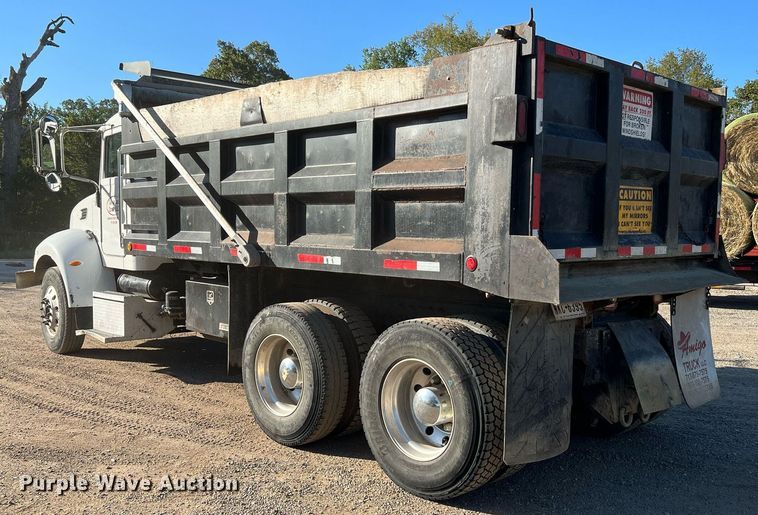 image for item DQ2168 2007 Peterbilt 340  dump truck