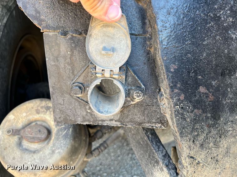 image for item DQ2168 2007 Peterbilt 340  dump truck