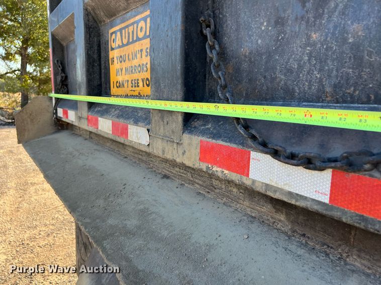 image for item DQ2168 2007 Peterbilt 340  dump truck