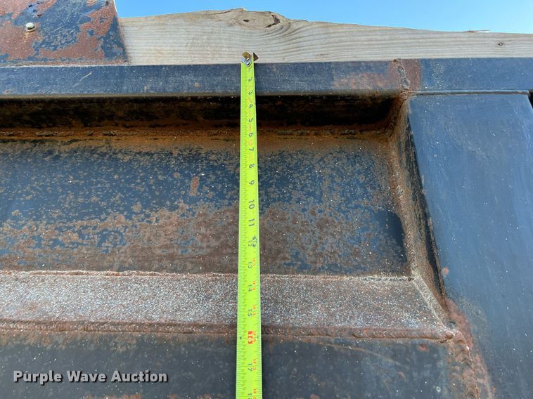 image for item DQ2168 2007 Peterbilt 340  dump truck