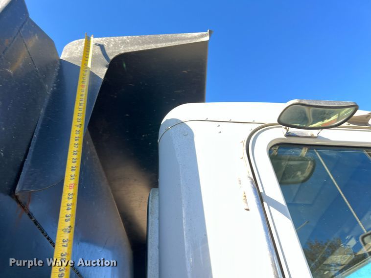 image for item DQ2168 2007 Peterbilt 340  dump truck