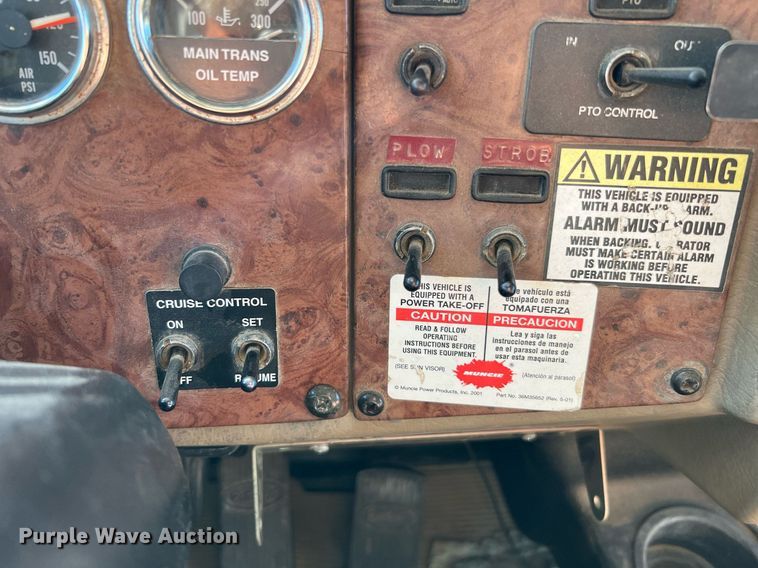 image for item DQ2168 2007 Peterbilt 340  dump truck