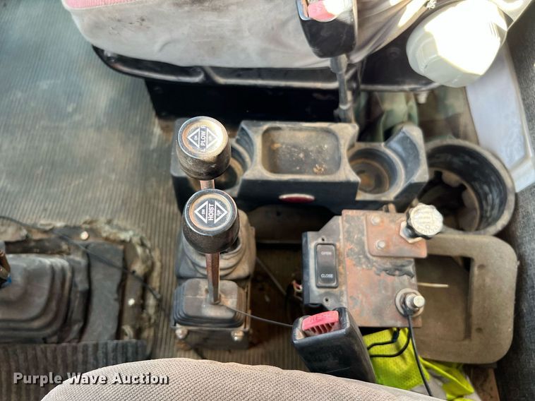 image for item DQ2168 2007 Peterbilt 340  dump truck