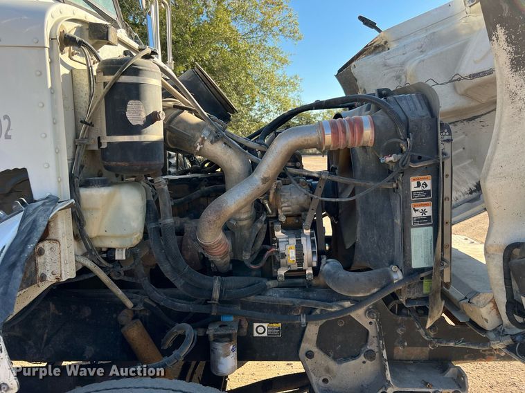 image for item DQ2168 2007 Peterbilt 340  dump truck